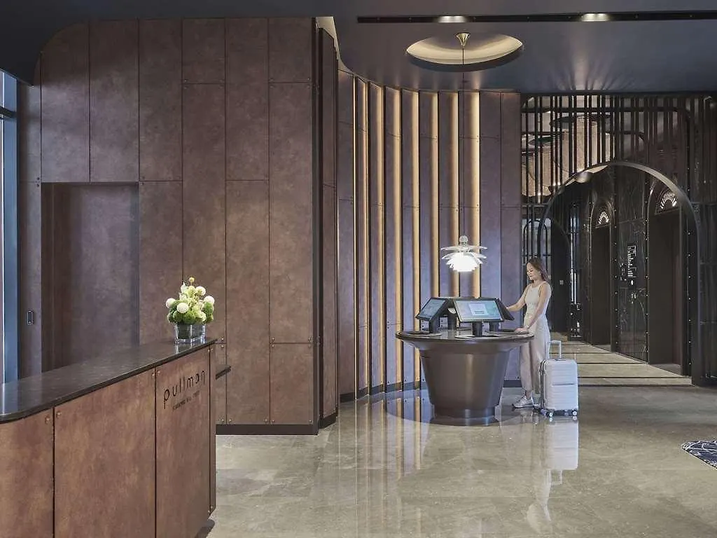 Pullman Singapore Hill Street Hotel