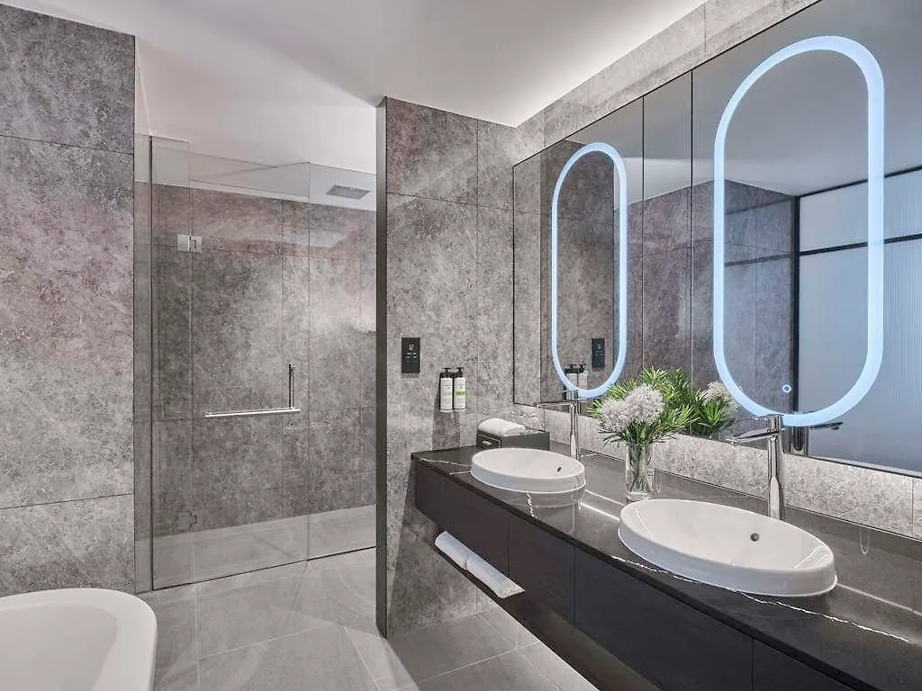 Pullman Singapore Hill Street Hotel