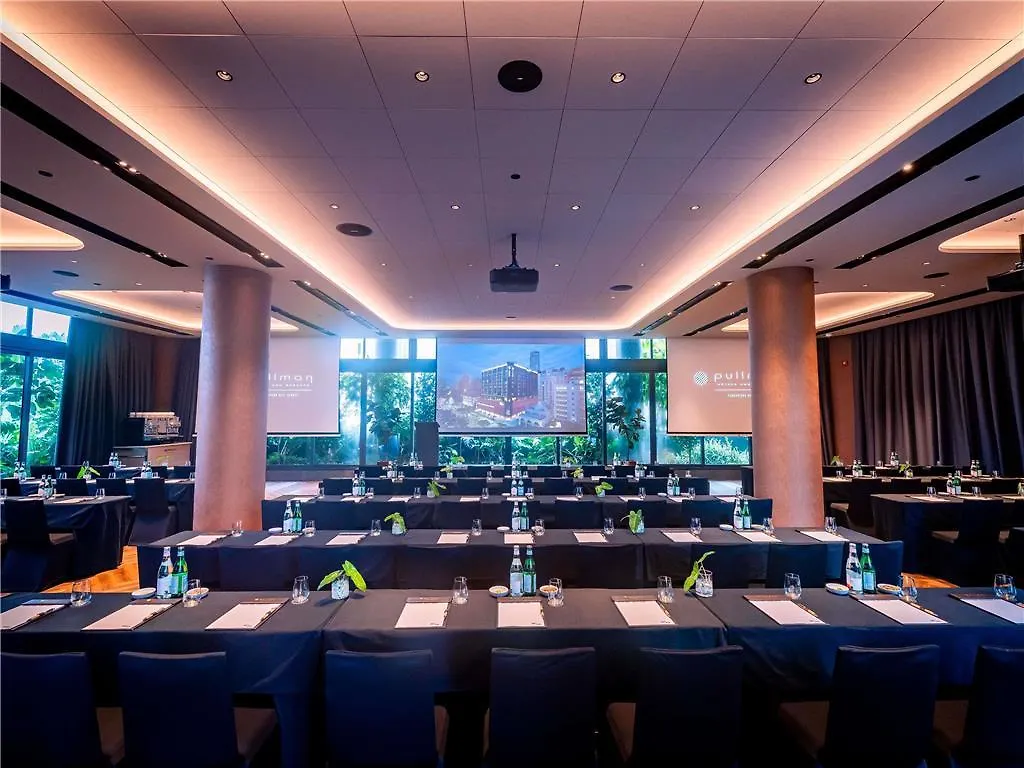 Pullman Singapore Hill Street Hotel